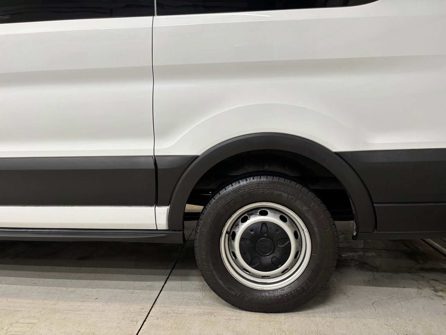 Used 2020 Ford Transit 150 XL image 6