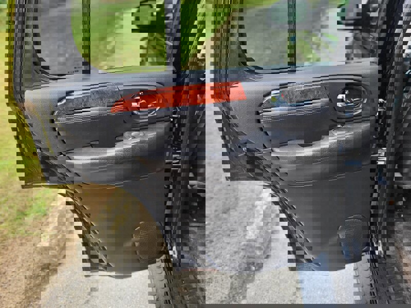 Used 2007 GMC Envoy Denali image 19