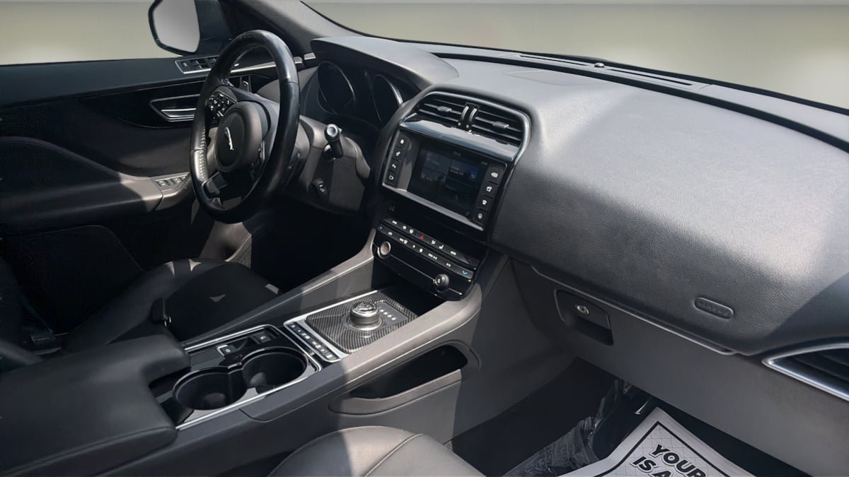 Used 2017 Jaguar F-PACE Premium AWD/4WD image 10
