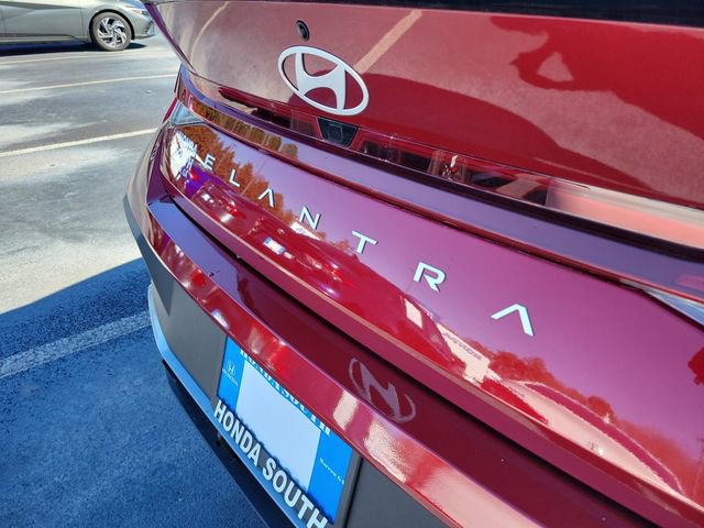 Used 2025 Hyundai Elantra Sport image 8