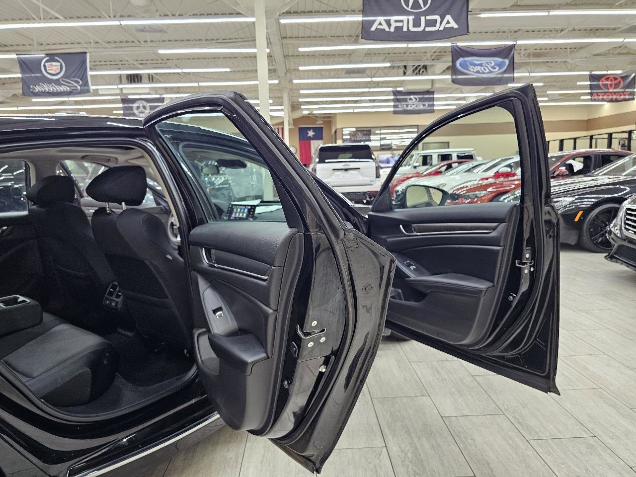 Used 2021 Honda Accord EX image 13