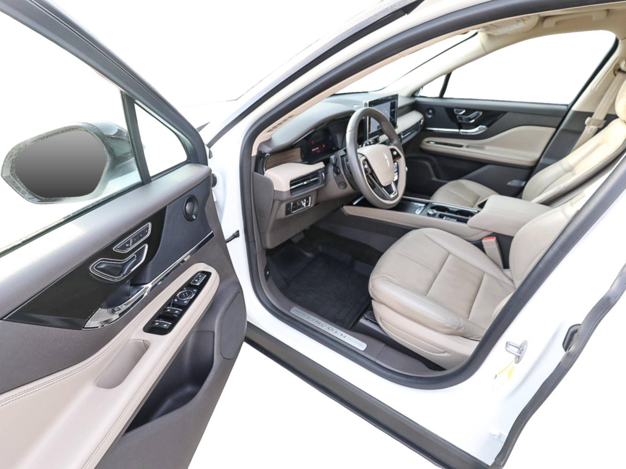 Used 2023 Lincoln Corsair Reserve w/ Equipment Group 202A AWD/4WD image 12