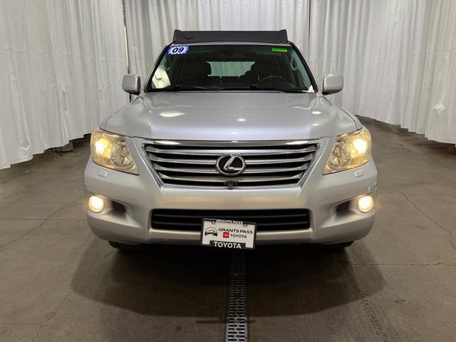 Used 2009 Lexus LX 570 4WD w/ Preferred Accessory Pkg image 10