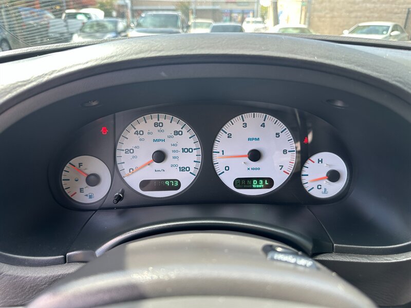 Used 2004 Dodge Grand Caravan SXT w/ Premium Group FWD image 23