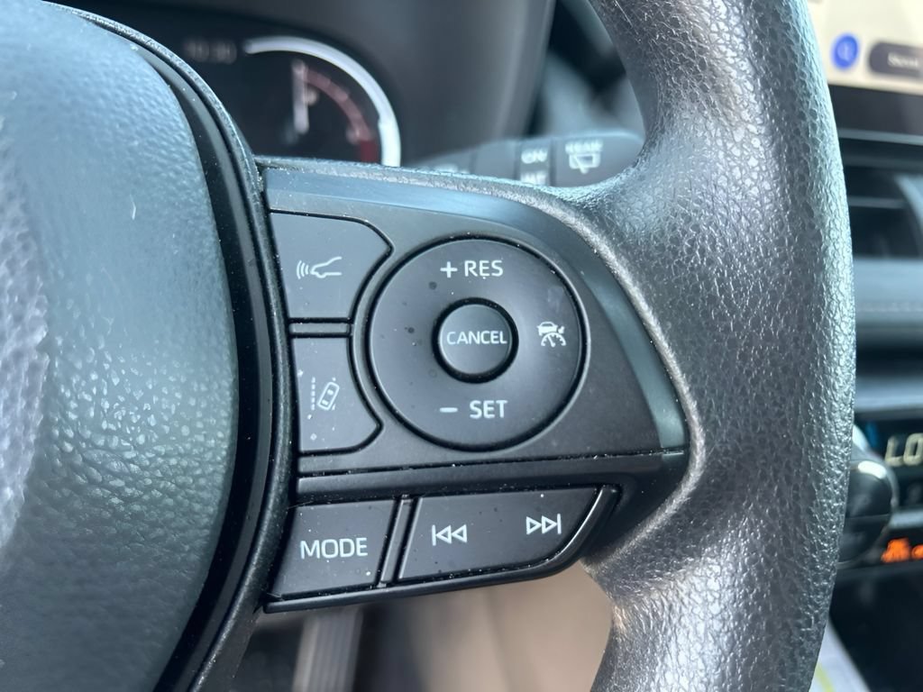 Used 2024 Toyota RAV4 XLE AWD/4WD image 27