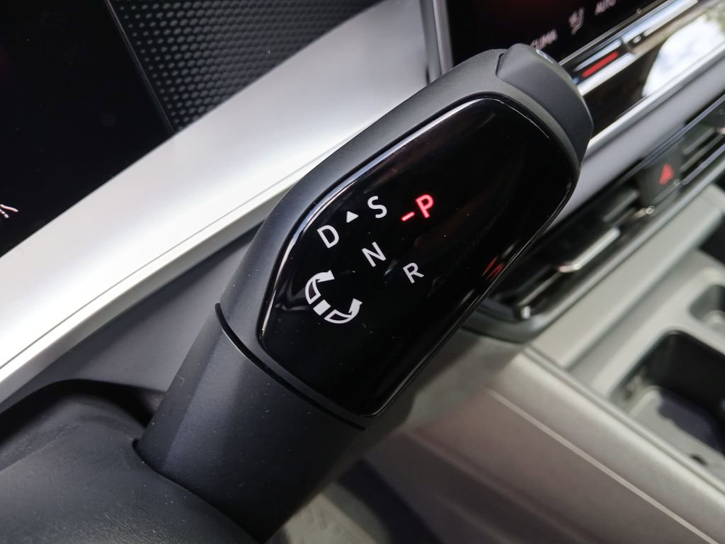 New 2025 Volkswagen Tiguan SE image 23