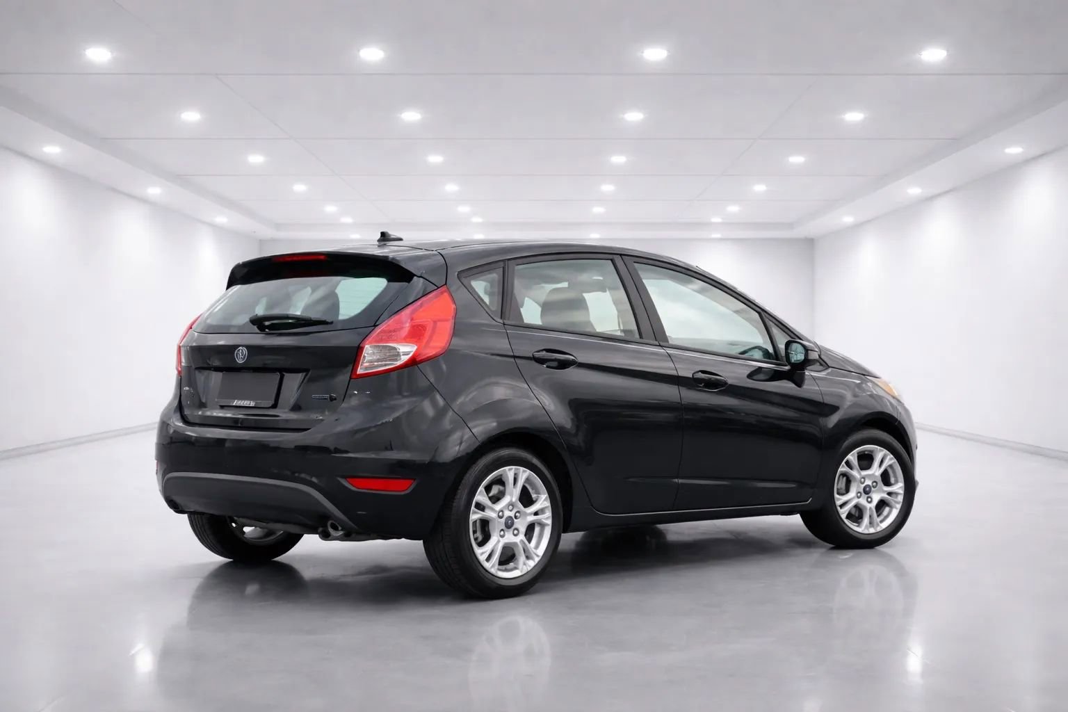 Used 2015 Ford Fiesta SE image 5