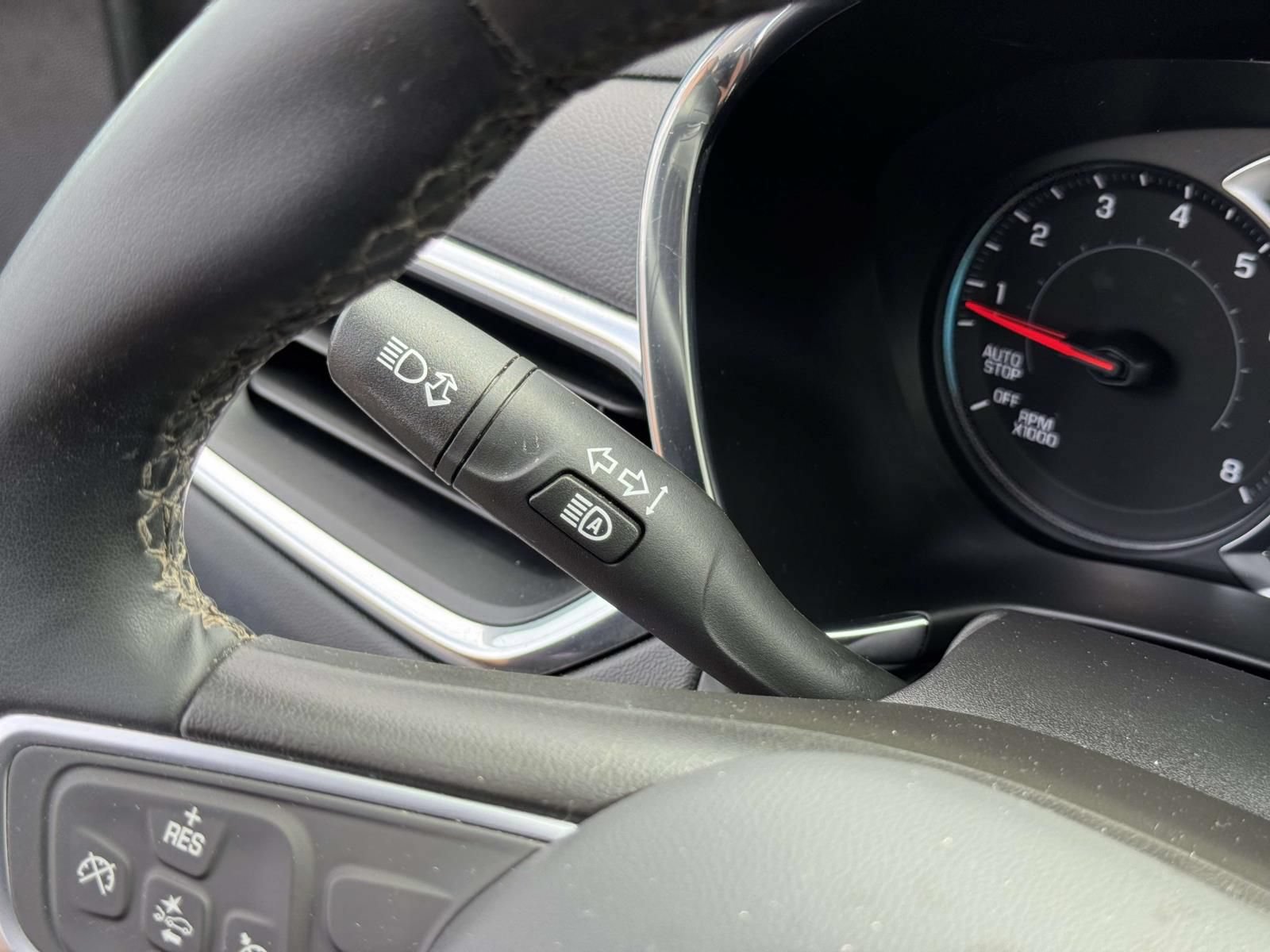 Used 2023 Chevrolet Equinox LT FWD image 9