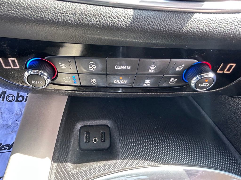 Used 2019 Buick Enclave Premium w/ Experience Buick Package image 19
