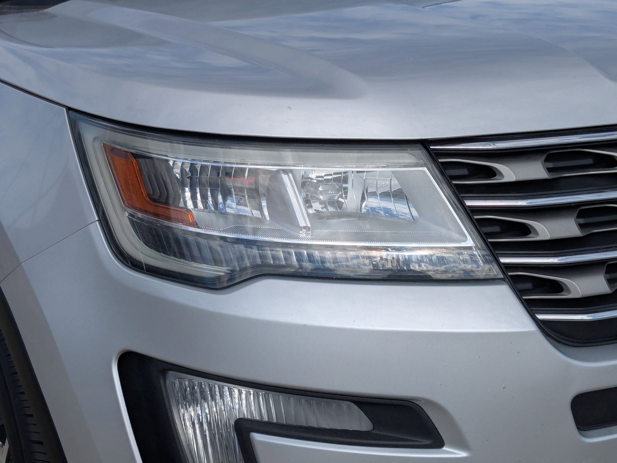 Used 2016 Ford Explorer XLT w/ Equipment Group 201A image 10