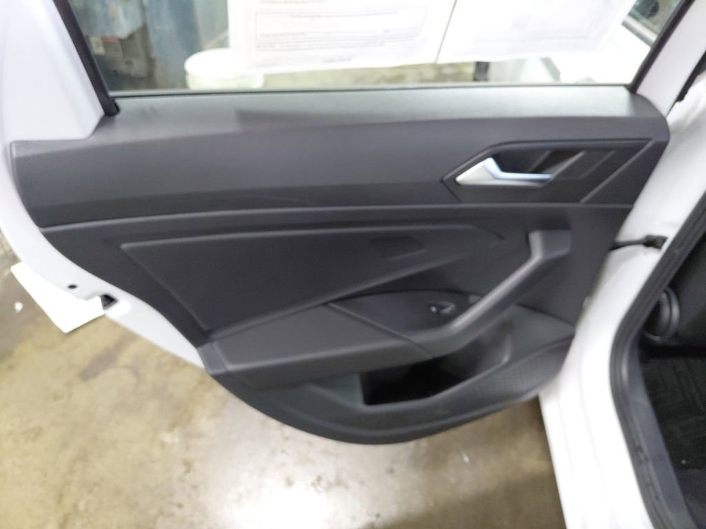 Used 2024 Volkswagen Jetta Sport image 20