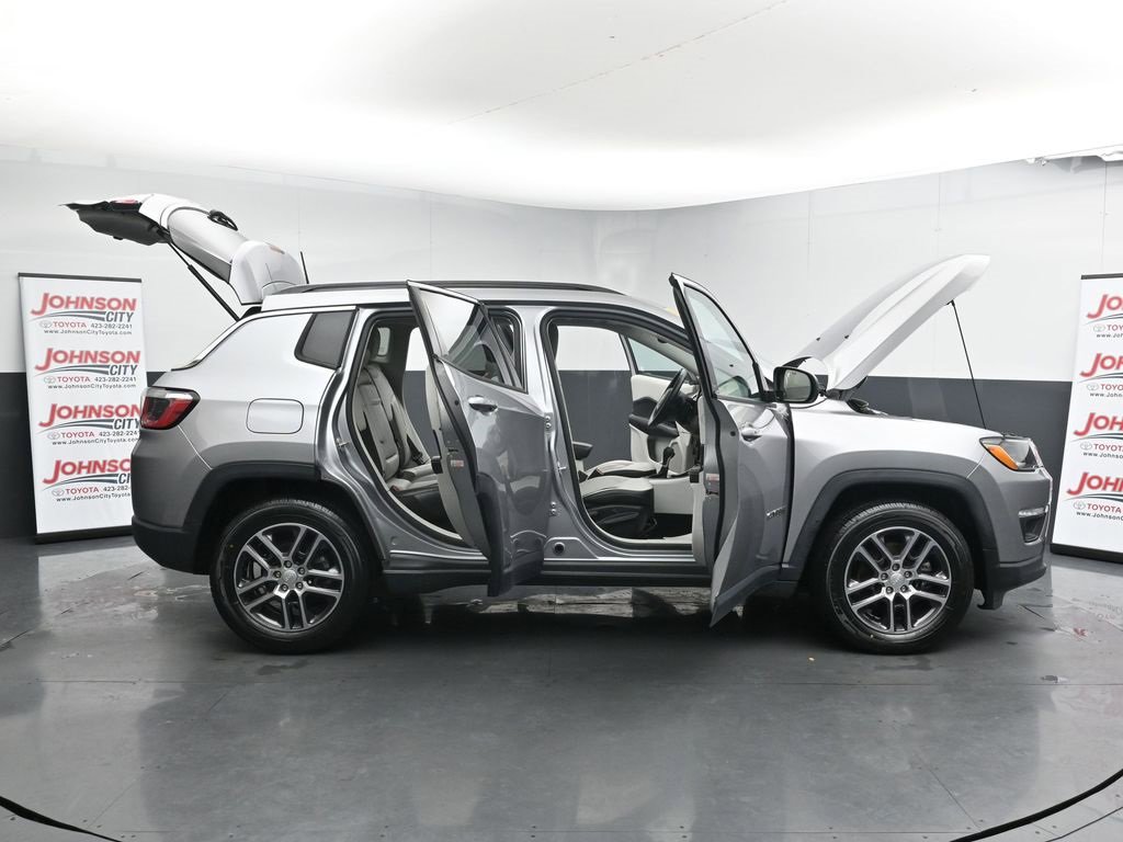 Used 2019 Jeep Compass Latitude w/ Popular Equipment Group image 46