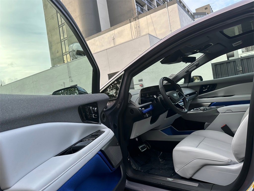 New 2026 Cadillac Optiq Luxury 2 image 20