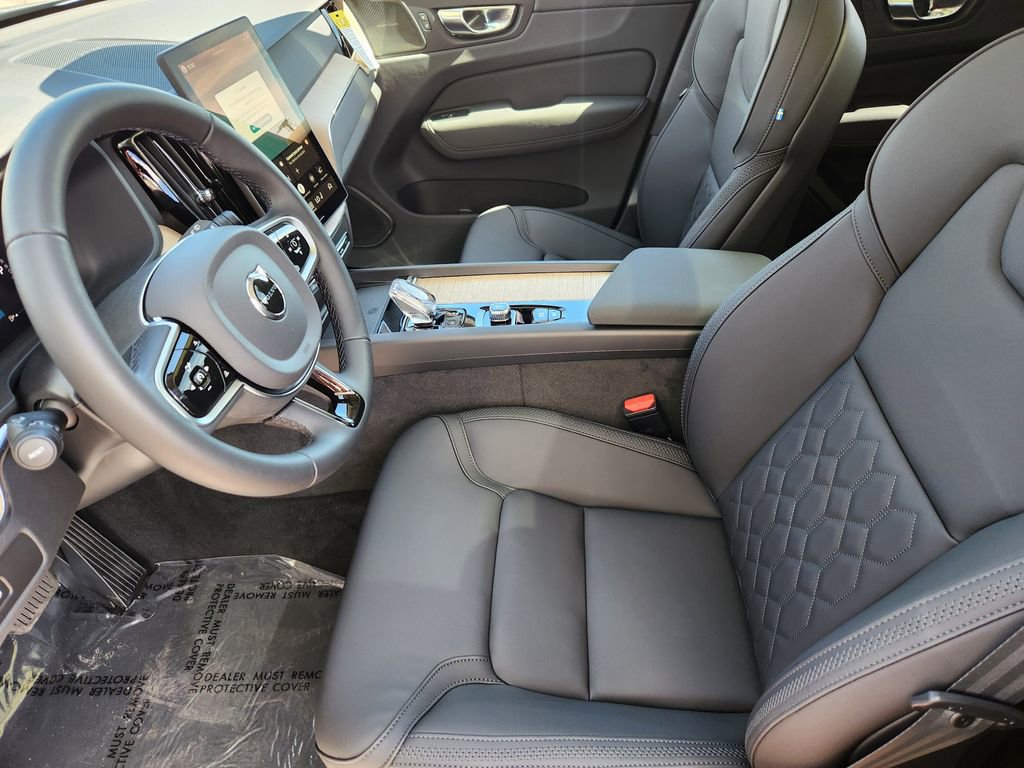 New 2026 Volvo XC60 B5 Plus w/ Protection Package Premier image 4