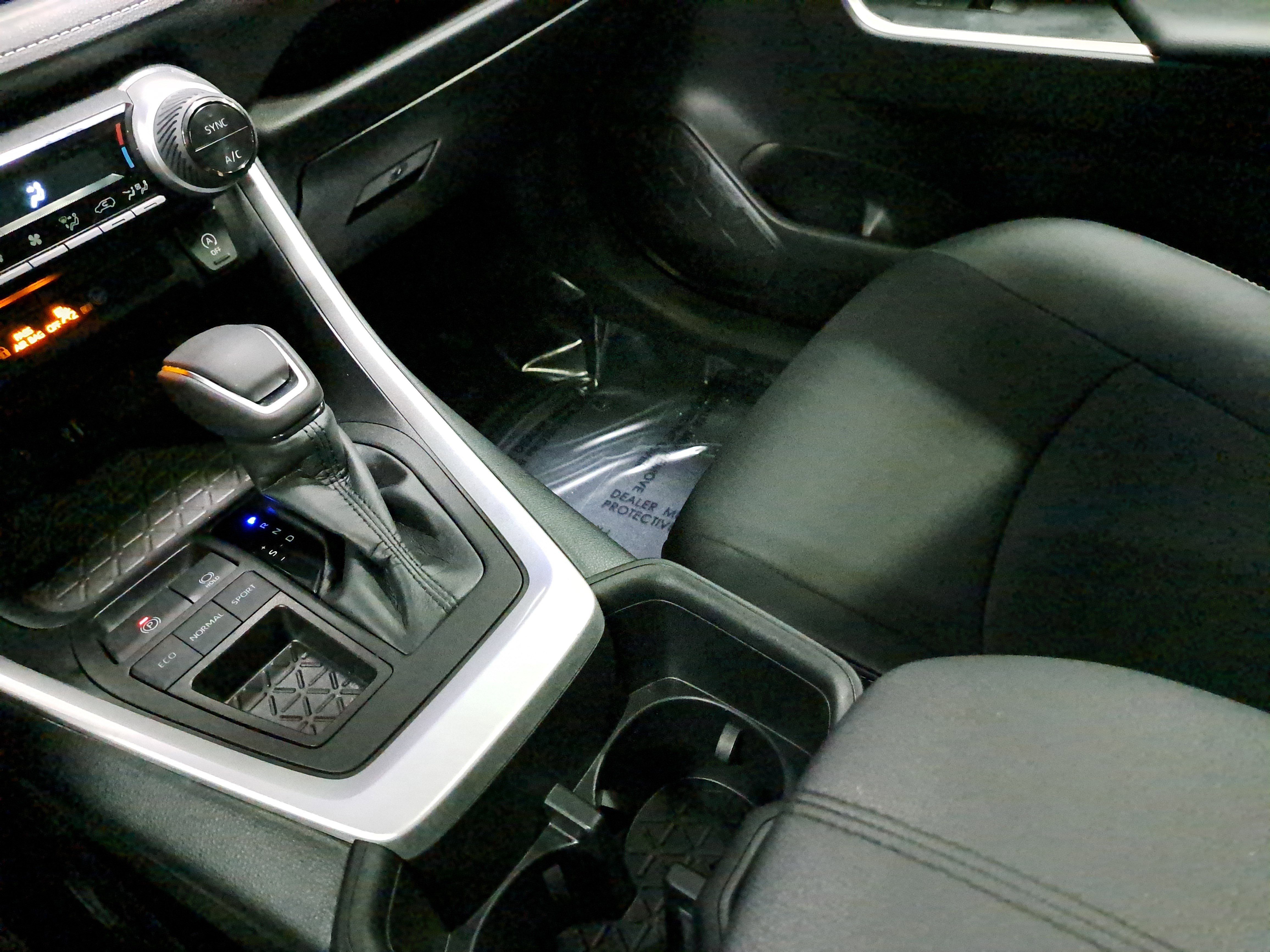 Used 2025 Toyota RAV4 XLE Premium image 25