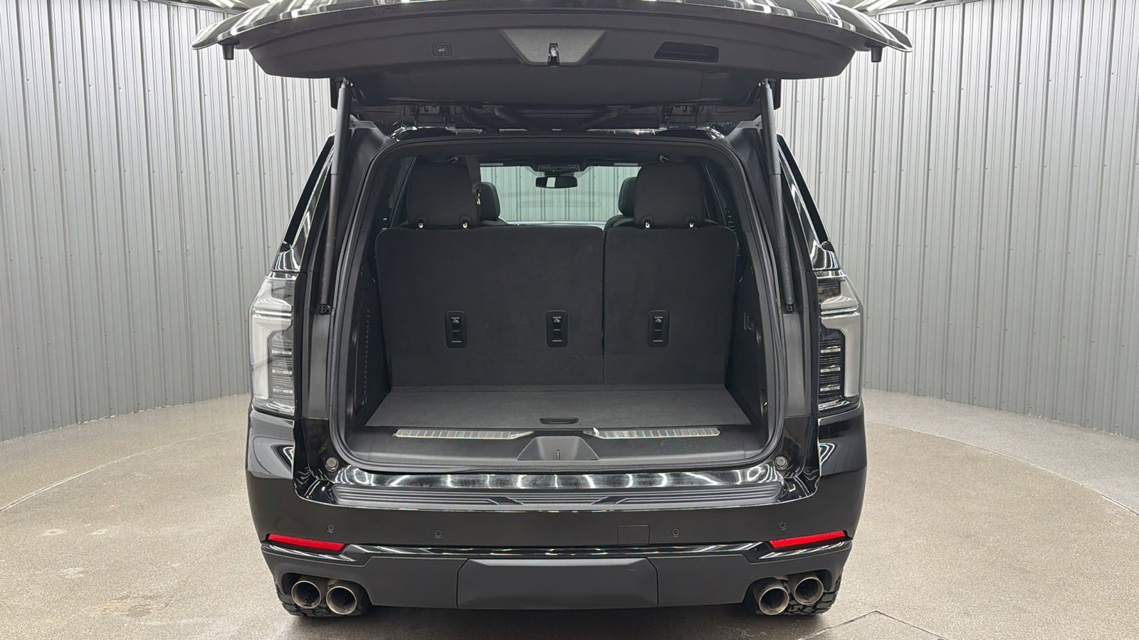 Used 2025 Chevrolet Tahoe Z71 w/ Comfort Package image 18