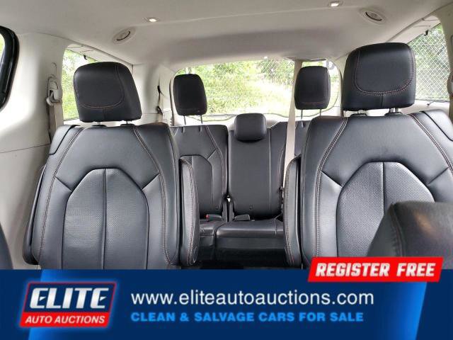 Used 2018 Chrysler Pacifica Touring-L image 20