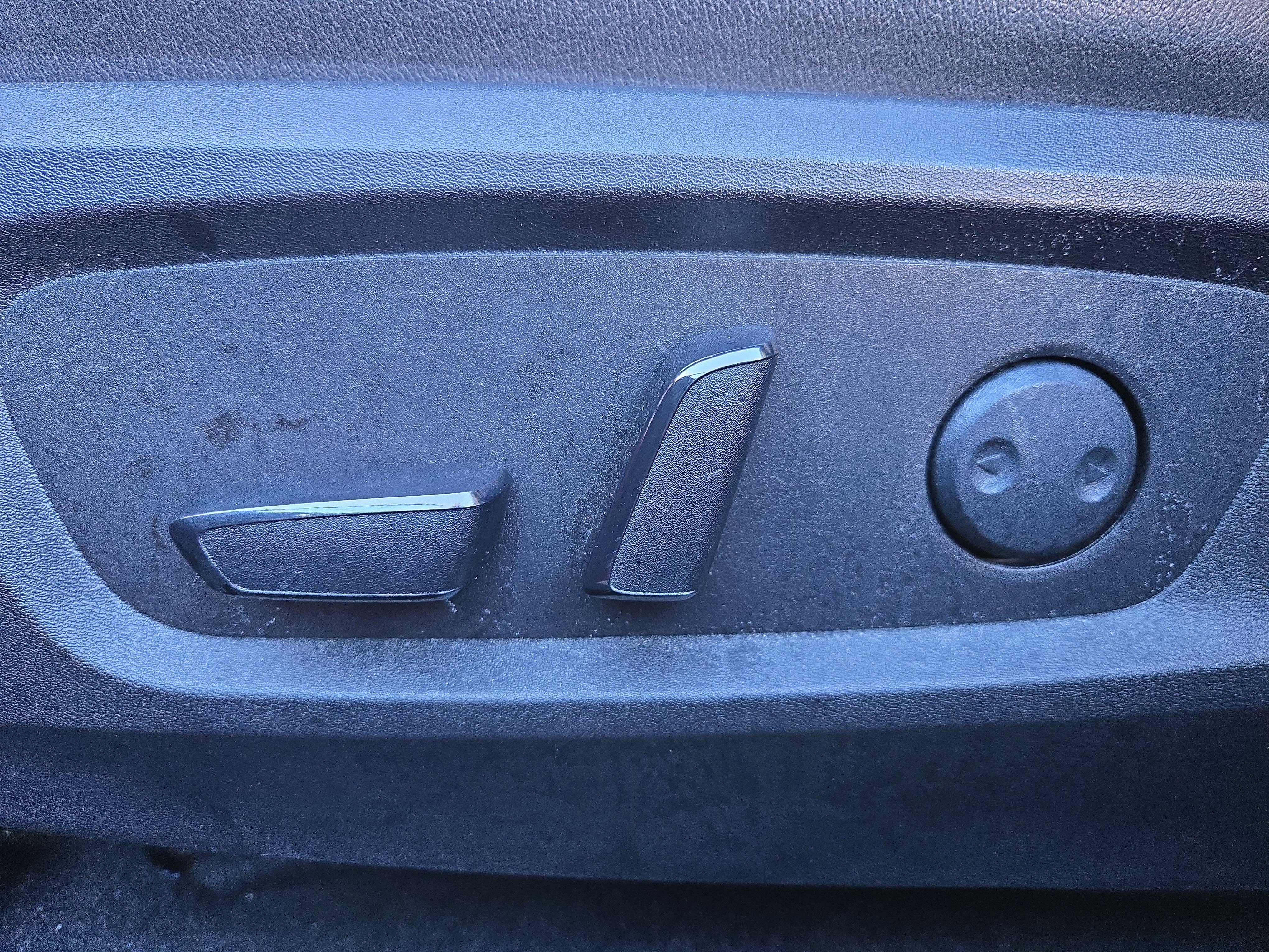 Used 2023 Nissan Pathfinder SL w/ SL Premium Package image 14