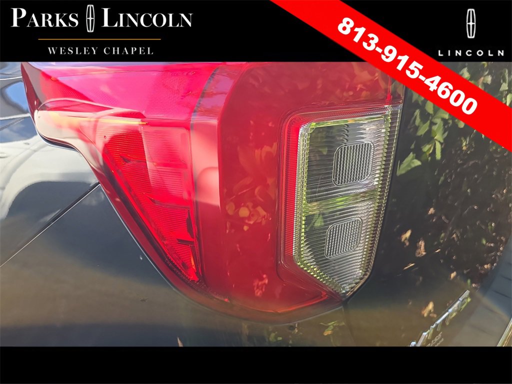 Used 2022 Ford Explorer Limited w/ Limited Technology Package image 12