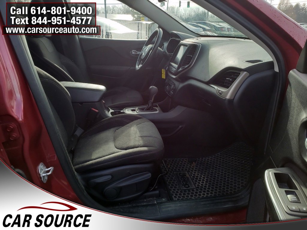 Used 2016 Jeep Cherokee Latitude w/ Cold Weather Group image 17