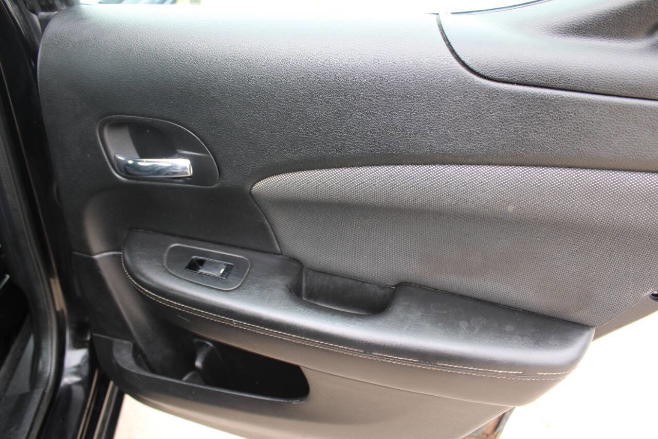 Used 2013 Dodge Avenger SE FWD image 9