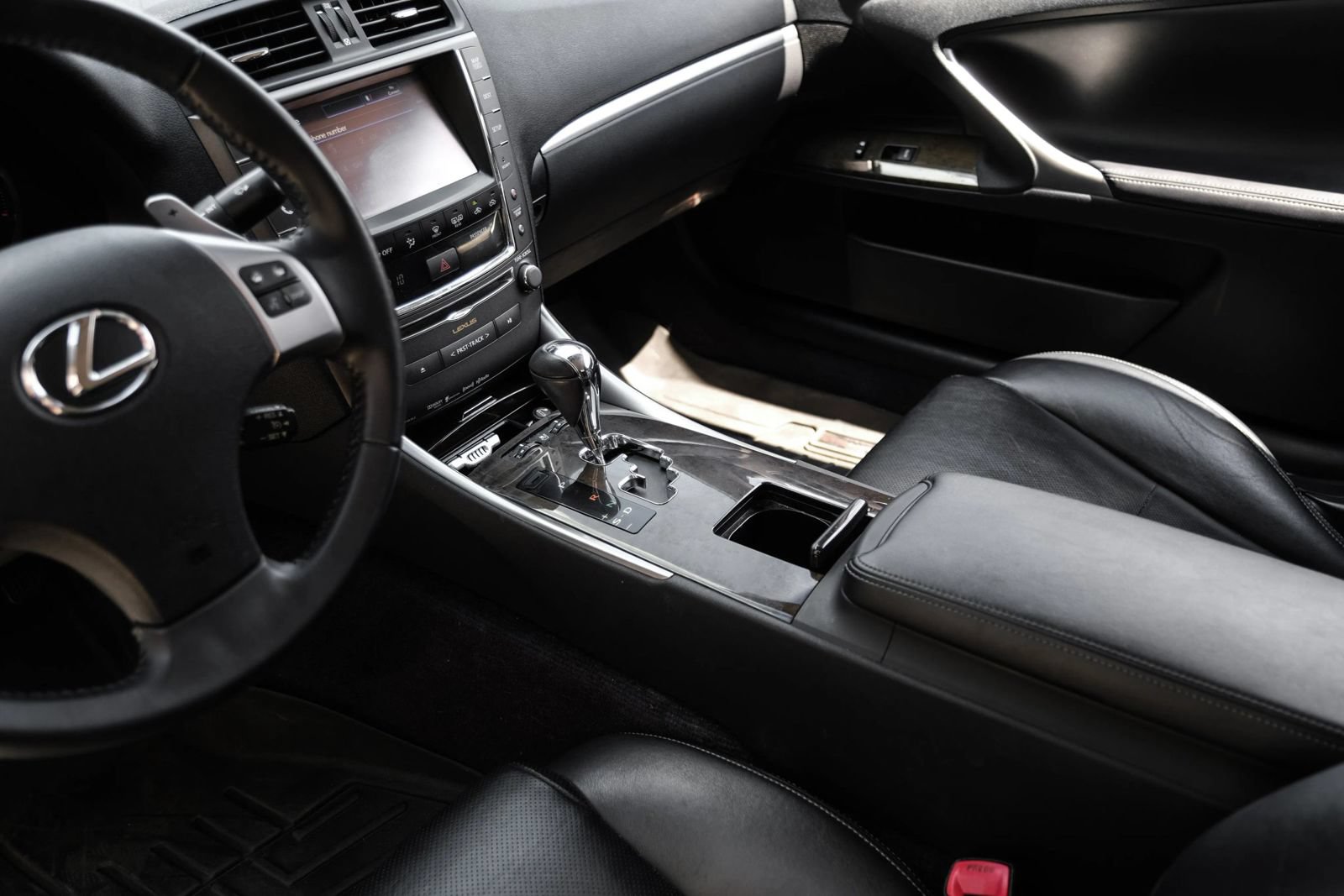 Used 2013 Lexus IS 250C RWD image 20