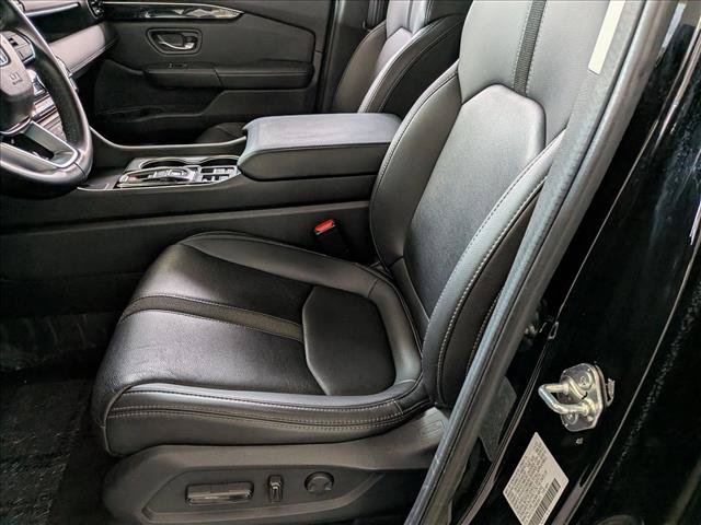 Used 2024 Honda Pilot Touring image 16