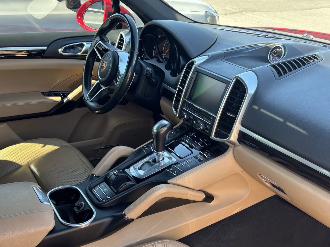 Used 2016 Porsche Cayenne AWD/4WD image 9
