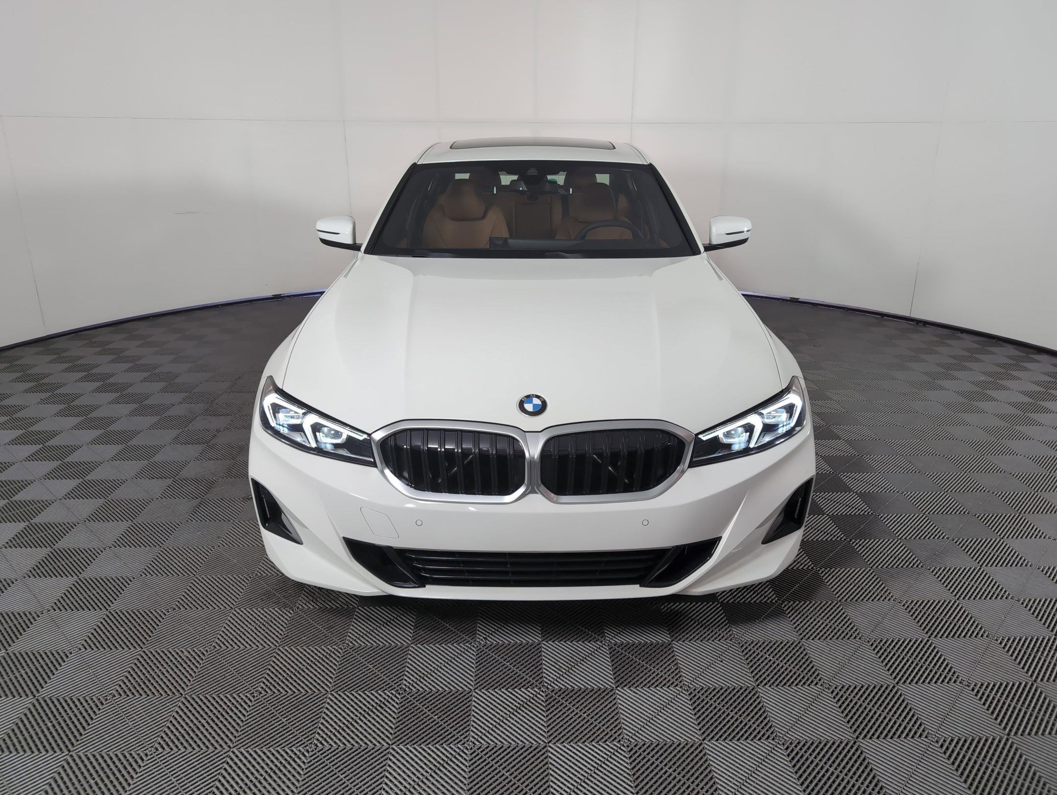Used 2025 BMW 330i Sedan w/ Convenience Package image 5