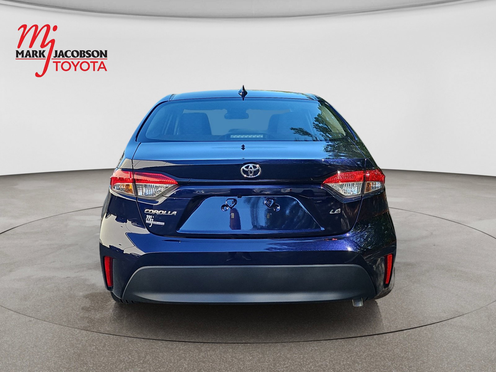 Used 2025 Toyota Corolla LE w/ LE Premium Package FWD image 11