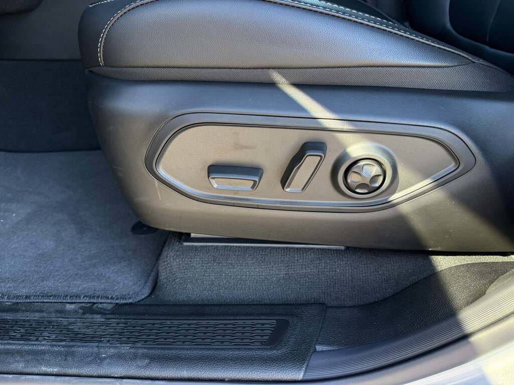 New 2025 Jeep Grand Cherokee L Limited image 29