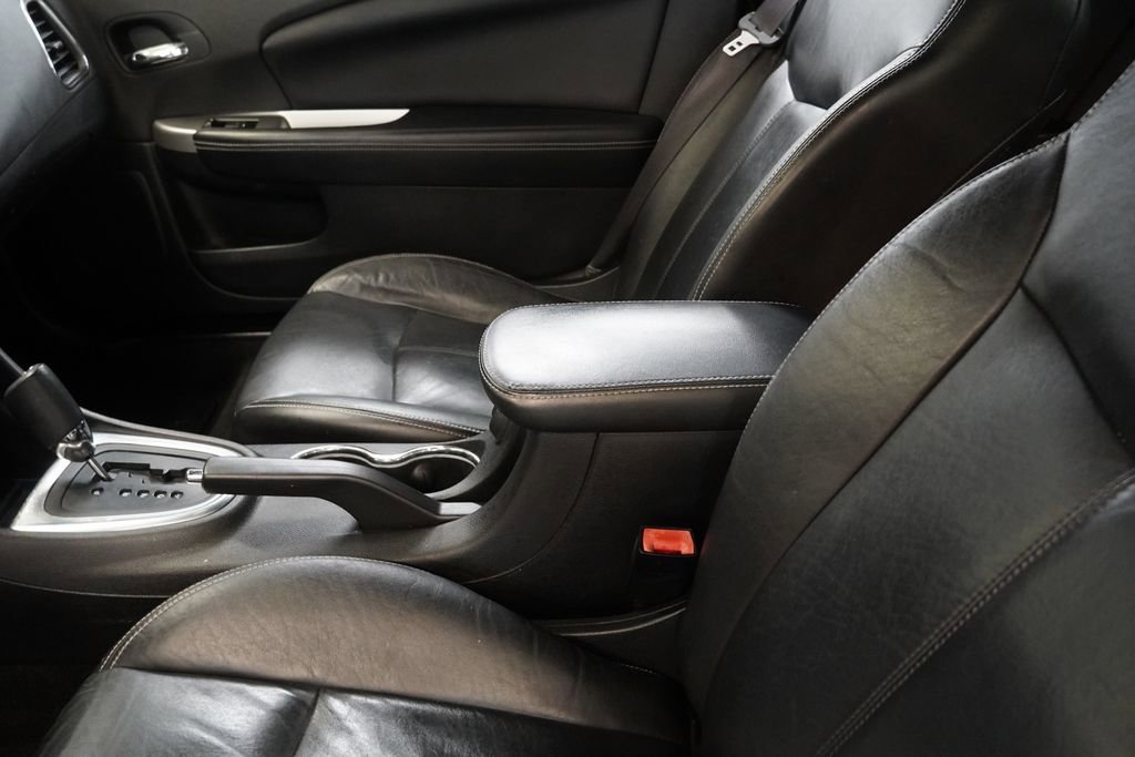 Used 2012 Chrysler 200 Limited FWD image 8