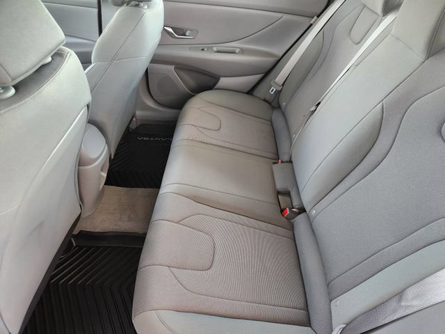 Used 2025 Hyundai Elantra SE FWD image 29