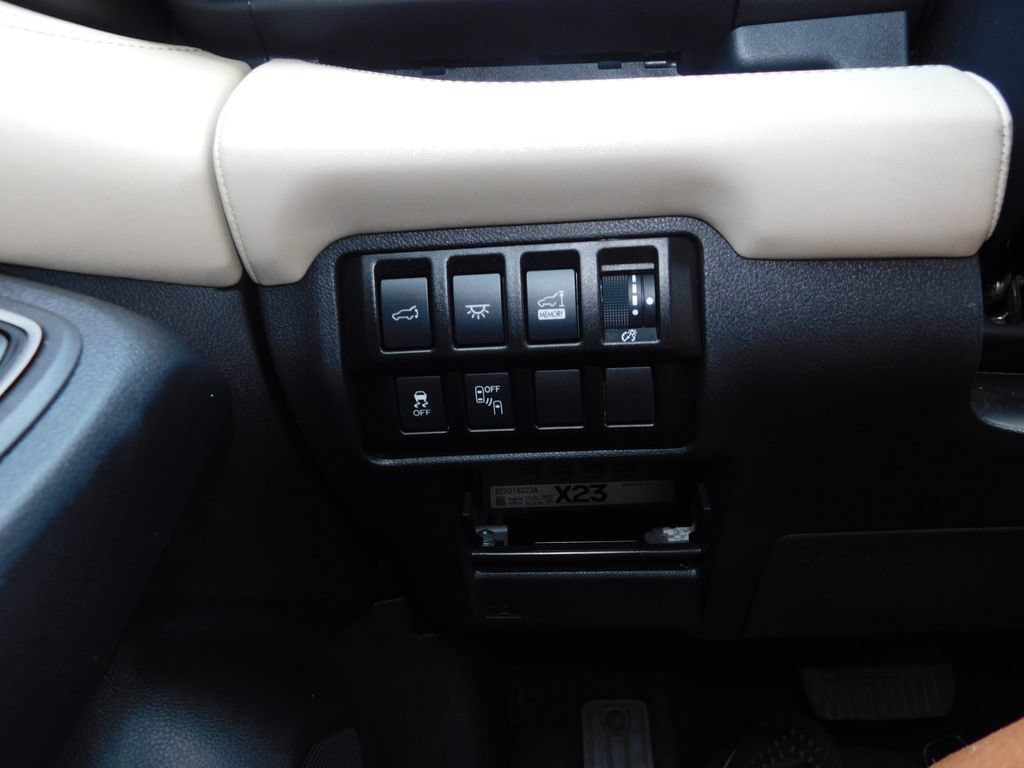 Used 2022 Subaru Ascent Limited AWD/4WD image 35