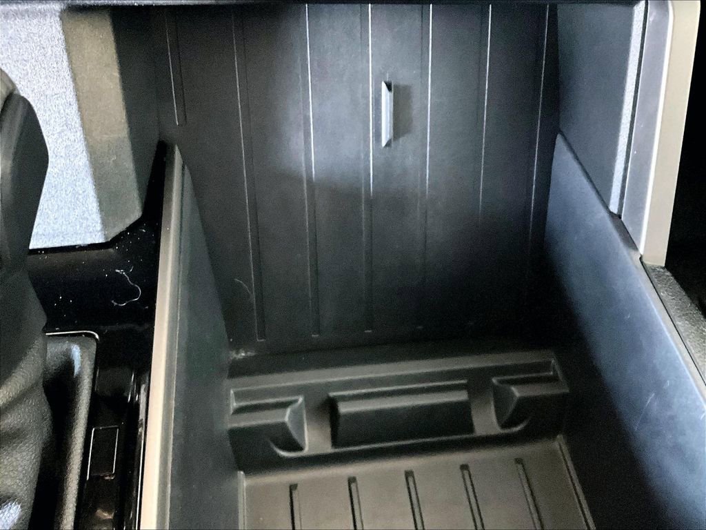 Used 2022 Toyota Tundra SR5 w/ TRD Off-Road Package image 26