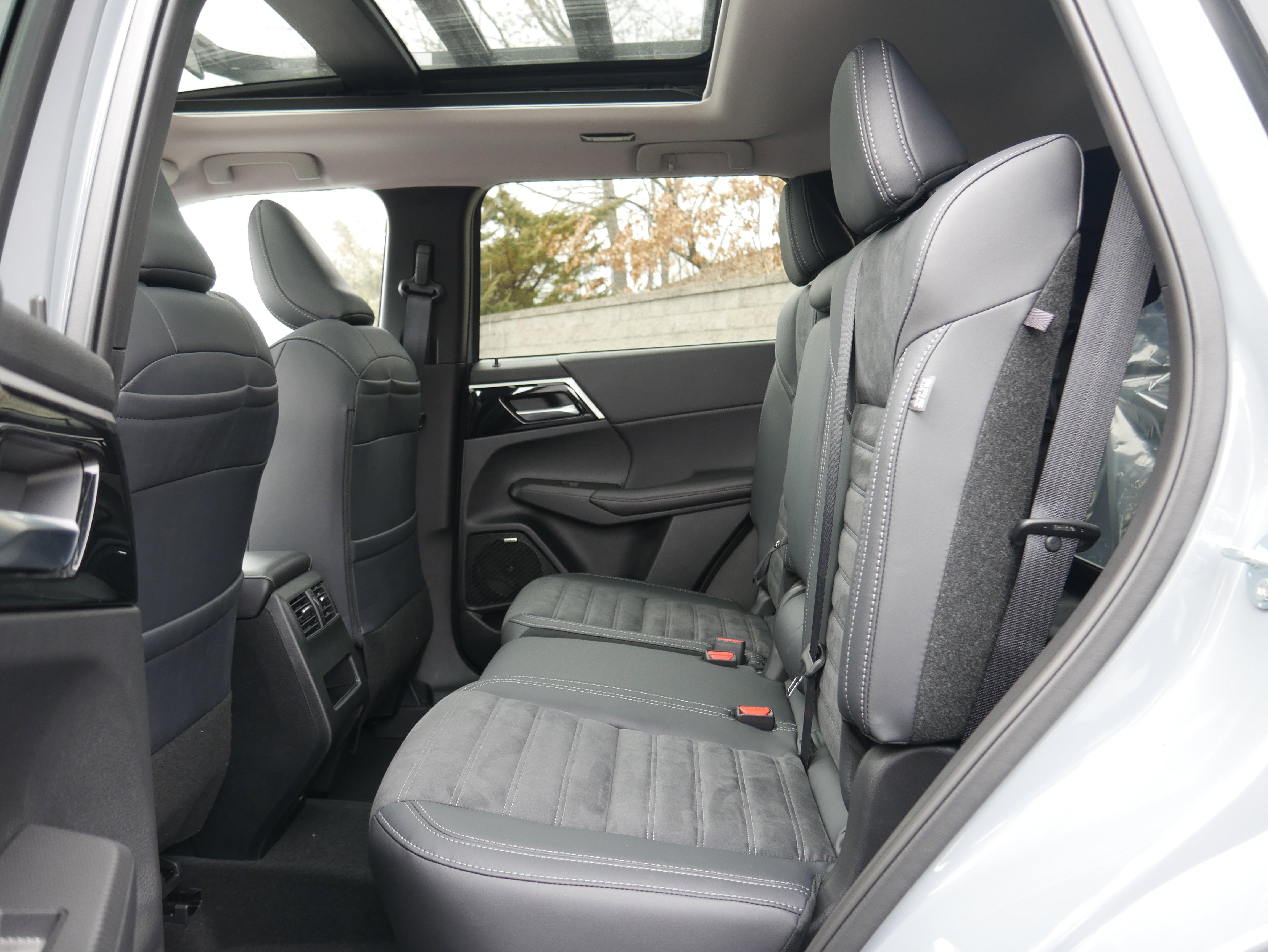 New 2025 Mitsubishi Outlander Trail Edition image 14