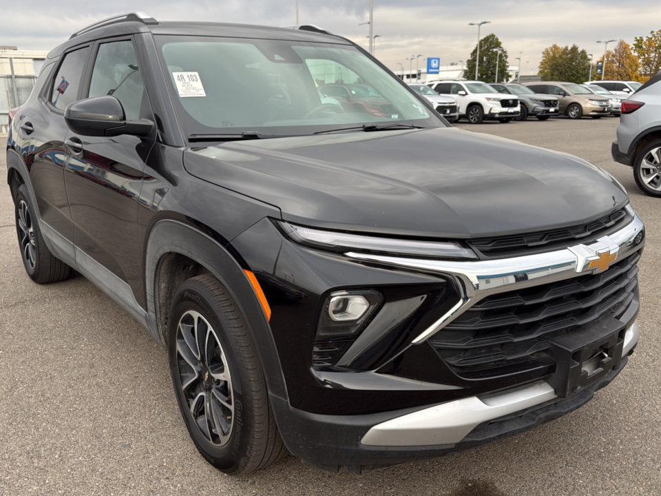 Used 2025 Chevrolet TrailBlazer LT AWD/4WD image 1