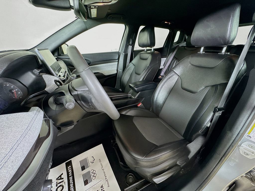 Certified 2024 Jeep Compass Latitude image 12