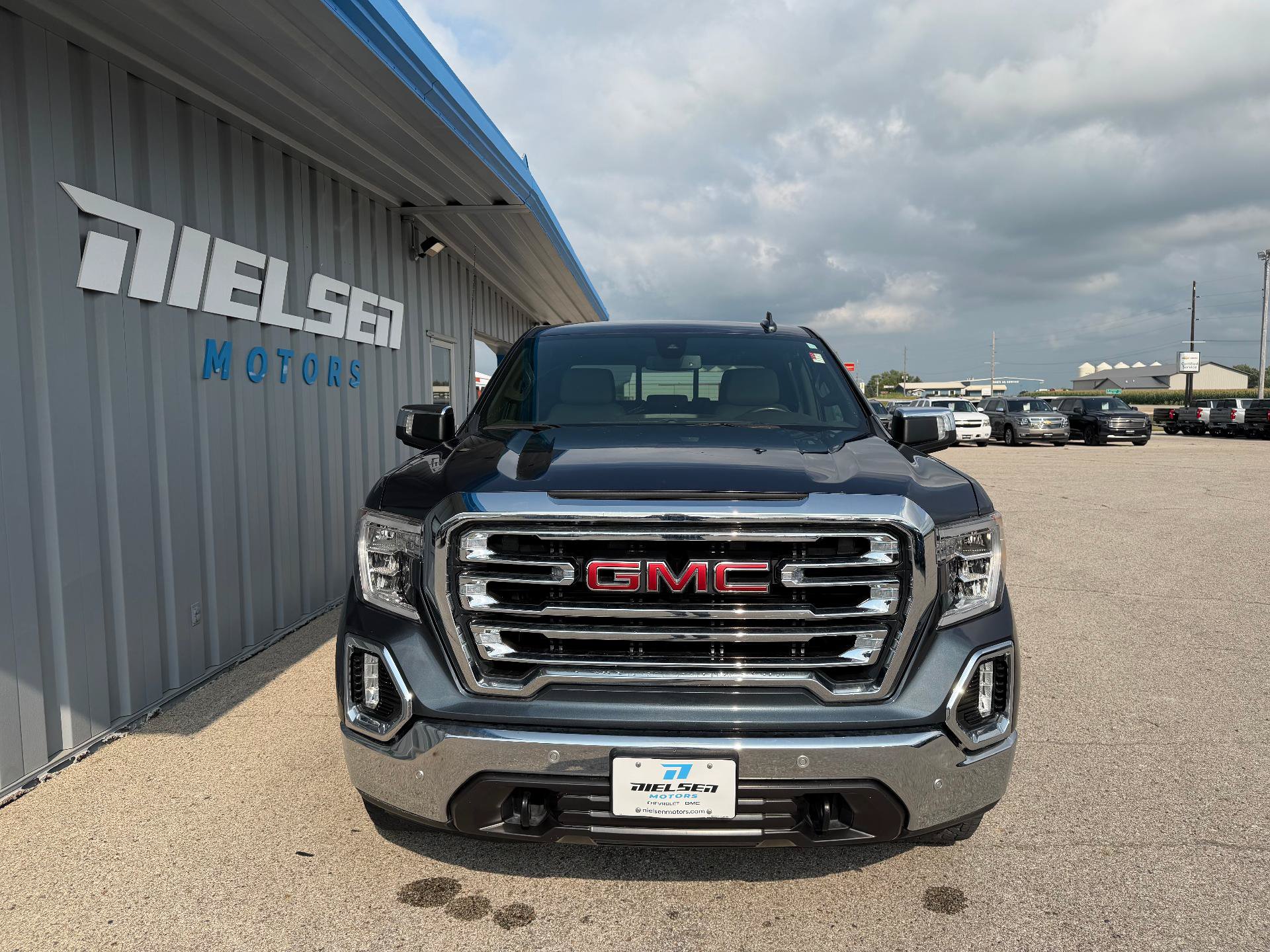Used 2021 GMC Sierra 1500 SLT w/ SLT Premium Plus Package AWD/4WD image 3