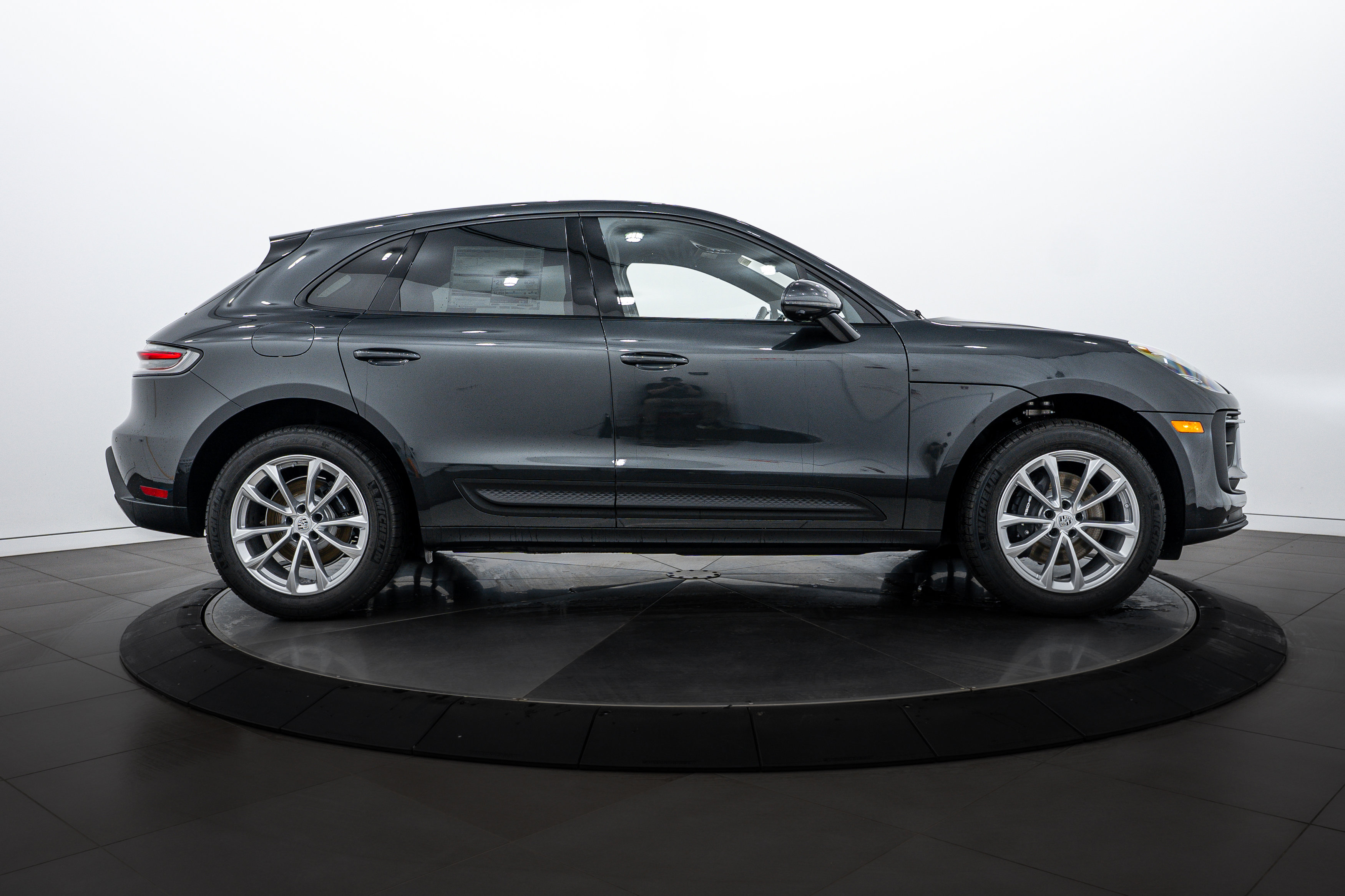 New 2026 Porsche Macan image 8