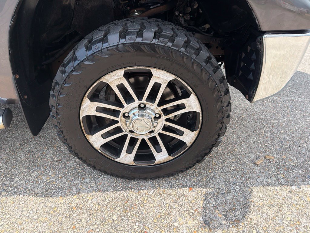 Used 2013 Toyota Tundra 4x4 CrewMax w/ Tow Pkg image 21