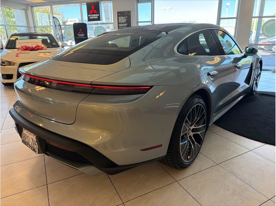 Used 2020 Porsche Taycan AWD/4WD image 5