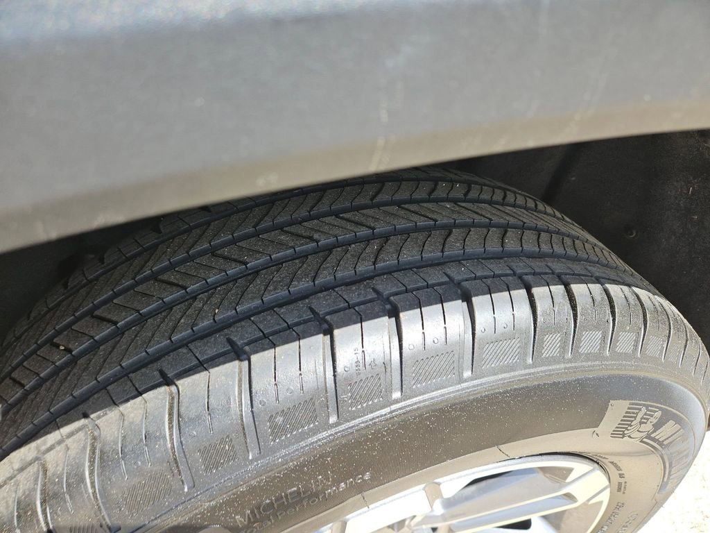 Used 2025 GMC Terrain Elevation image 22