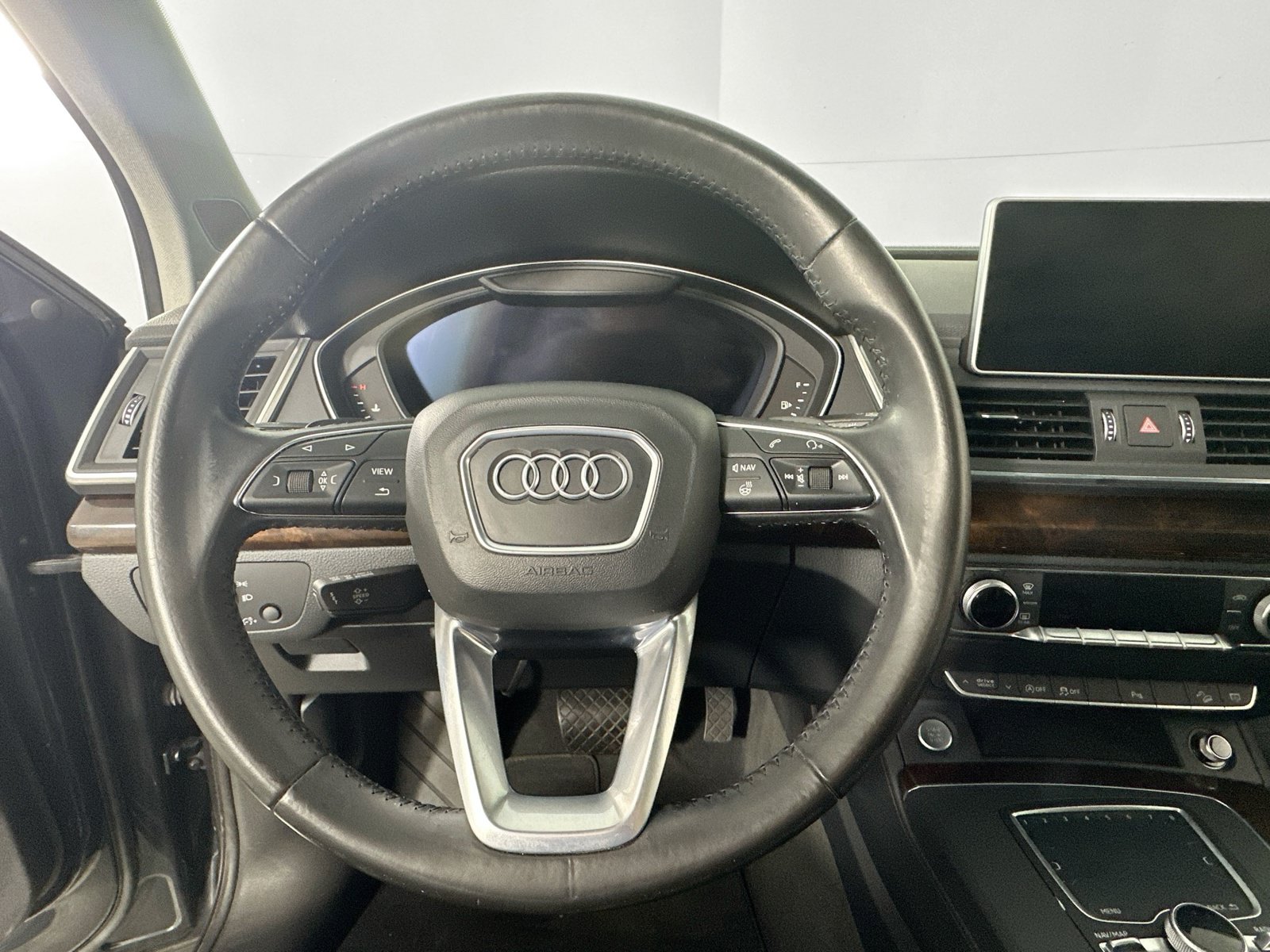 Used 2018 Audi Q5 2.0T Premium Plus w/ Premium Plus Package AWD/4WD image 11