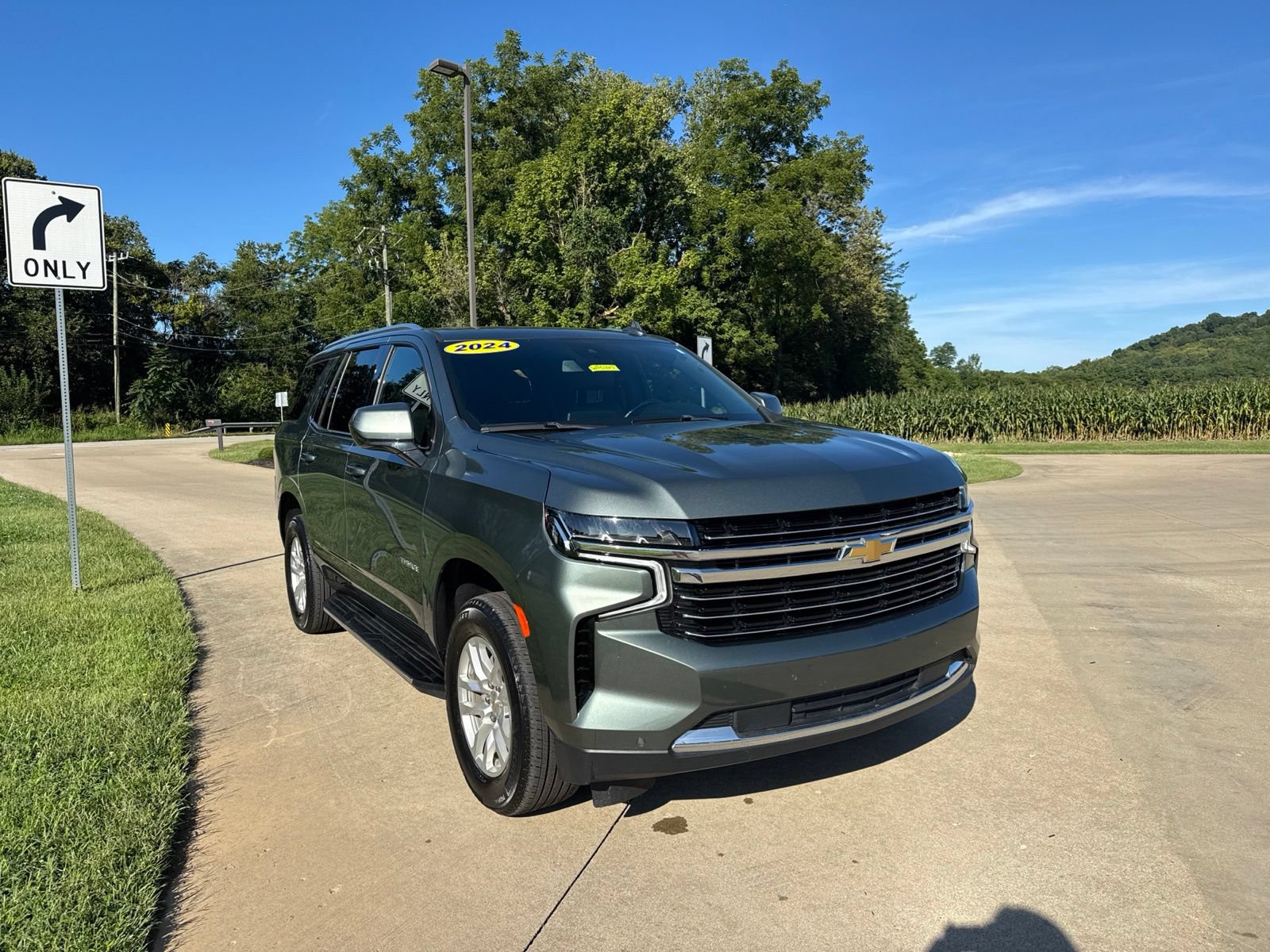 Used 2024 Chevrolet Tahoe LT AWD/4WD image 3