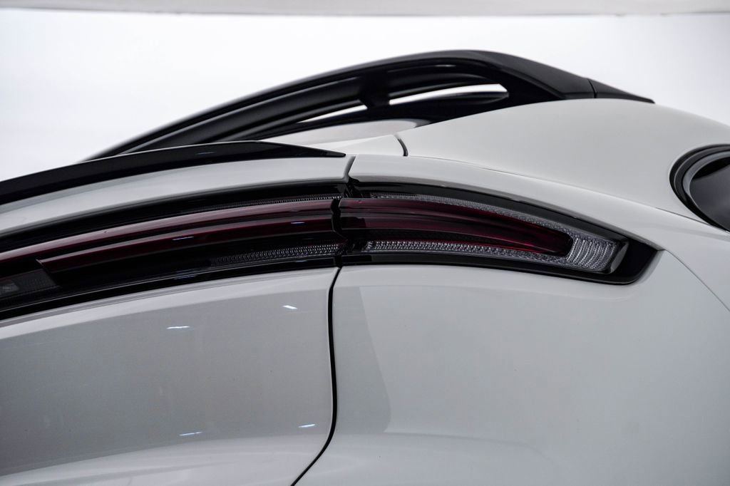 Certified 2025 Porsche Cayenne Coupe AWD/4WD image 12