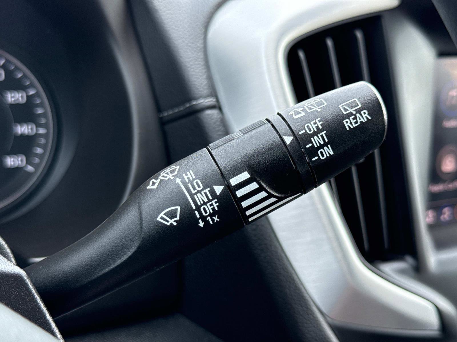 Used 2022 GMC Terrain SLE image 10