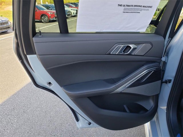 New 2026 BMW X6 xDrive40i w/ Climate Comfort Package image 12