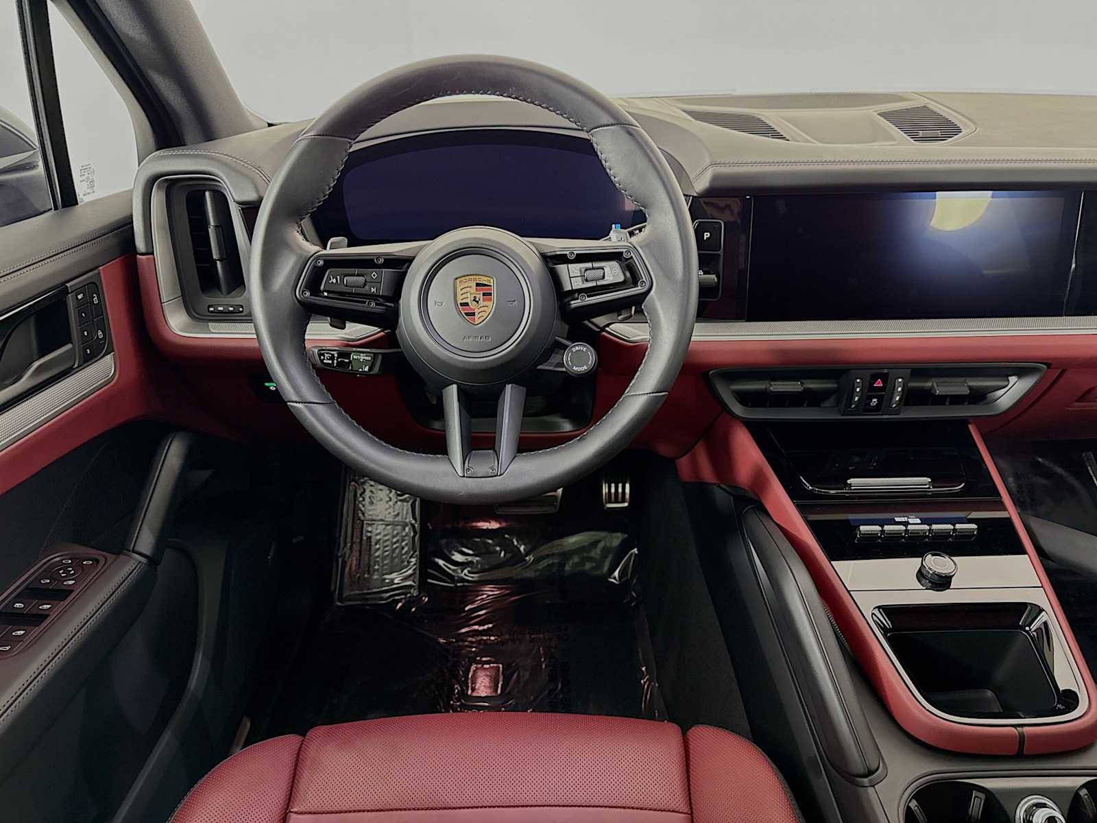 Certified 2025 Porsche Cayenne image 24