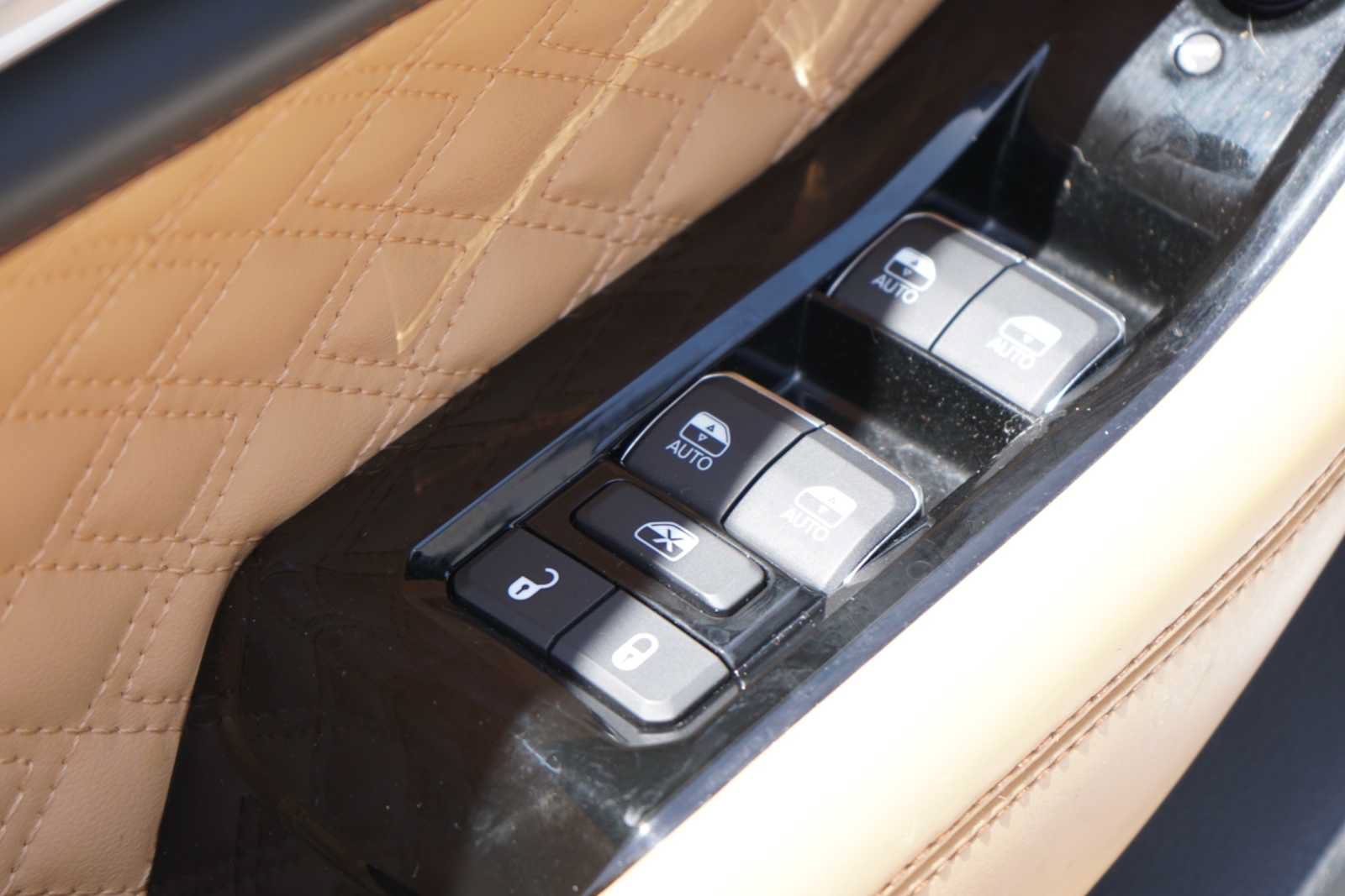 Used 2021 Jeep Grand Cherokee L Summit w/ Luxury Tech Group V RWD image 18